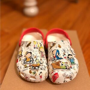 Crocs Classic Clogs Peanuts